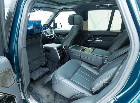 Land Rover Range Rover P530 SV 21