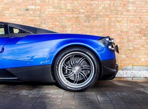 Pagani Huayra 36