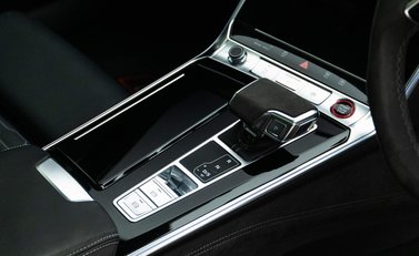 Audi RS6 Avant Carbon Black 17