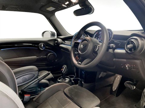 Mini Hatch 1.5 Cooper Sport Hatchback 3dr Petrol Steptronic Euro 6 (s/s) (136 ps) 12