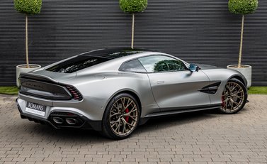 Aston Martin Vanquish V12 4