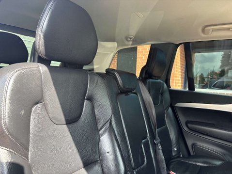 Volvo XC90 2.0 D5 PowerPulse Momentum SUV 5dr Diesel Auto 4WD Euro 6 (s/s) (235 ps) 36