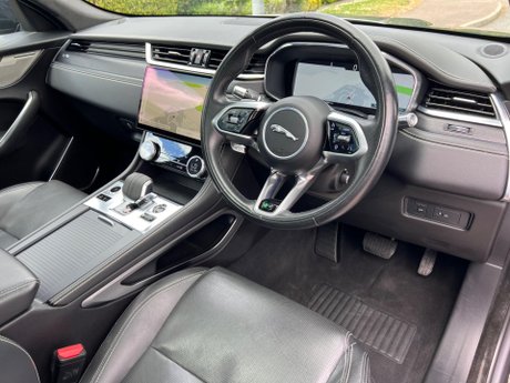 Jaguar F-Pace 2.0 D200 MHEV R-Dynamic HSE Auto AWD Euro 6 (s/s) 5dr 22