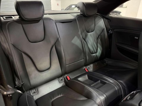 Audi RS5 4.2 FSI V8 Coupe 2dr Petrol S Tronic quattro Euro 5 (450 ps) 41