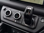 Land Rover Defender P400e XS Edition 15