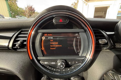 Mini Hatch COOPER 1.5 CHILLI LOOK! JUST 46000 MILES! SERVICE HISTORY! MINI CONNECTED 8