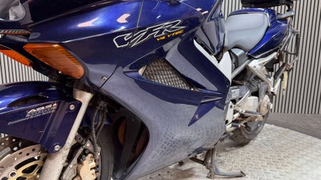 Honda VFR 2002 VTEC ONLY 23K GOOD RUNNING PROJECT BIKE 800CC TOURER 27