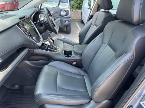 Subaru Outback TOURING 38