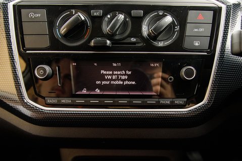 Volkswagen Up BLACK EDITION 18