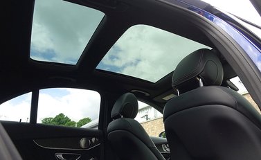 Mercedes-Benz C Class C63 Saloon 11