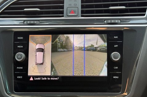 Volkswagen Tiguan R-LINE TECH TSI EVO DSG -CAMERA -FULL VW SERVICE HISTORY  43