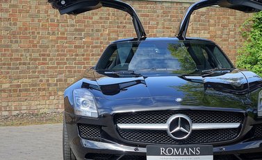 Mercedes-Benz SLS AMG 5