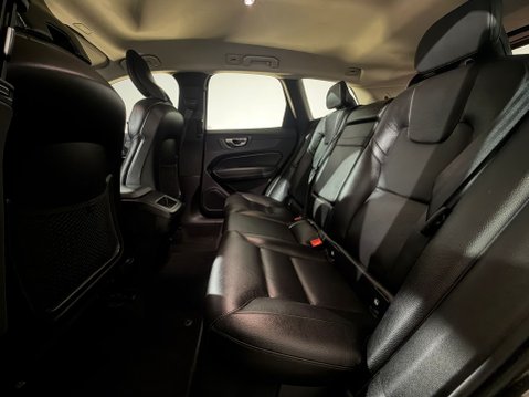 Volvo XC60 D4 MOMENTUM PRO AWD 22