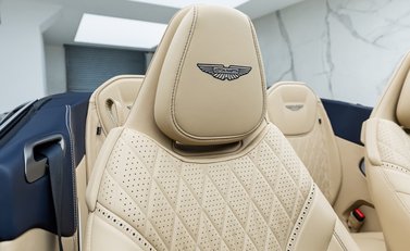 Aston Martin DB12 Volante 19