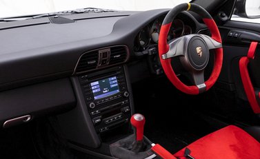 Porsche 911 (997) GT2 RS 12