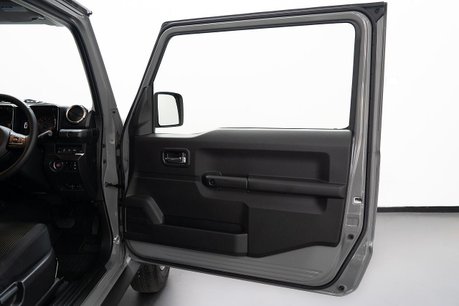 Suzuki Jimny Sierra SUV 1.5 AUTOMATIC petrol 23