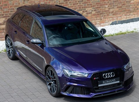 Audi RS6 Avant Performance 8