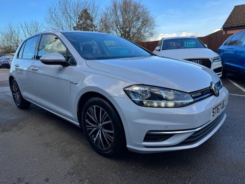 Volkswagen Golf SE NAVIGATION TSI EVO 1