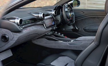 Ferrari GTC4 Lusso 14