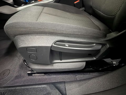 BMW 1 Series 1.5 118I SE 5dr 47