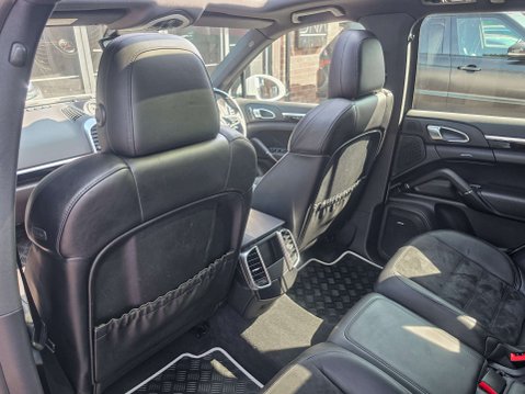 Porsche Cayenne 3.0 Cayenne D Platinum Edition V6 Tiptronic S A 4WD 5dr 17
