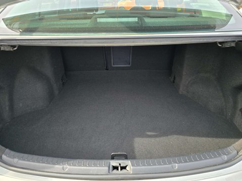 Toyota Avensis 1.8 Avensis TR Valvematic 4dr 8