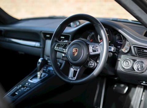 Porsche 911 (991.2) Turbo S 11