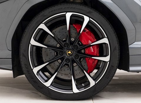 Lamborghini Urus 8