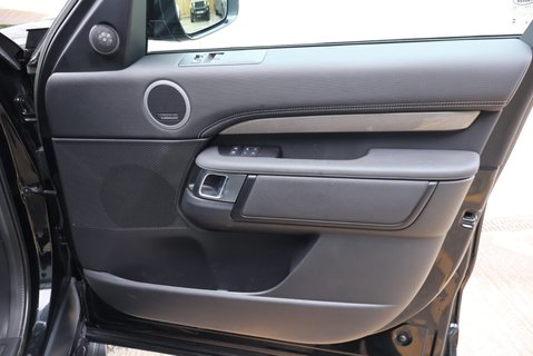 Land Rover Discovery R-DYNAMIC HSE MHEV 7 seater genuine Land Rover seats  4