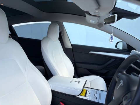 Tesla Model 3 Model 3 Performance AWD 4WD 4dr 16