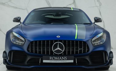 Mercedes-Benz AMG GT R PRO 7