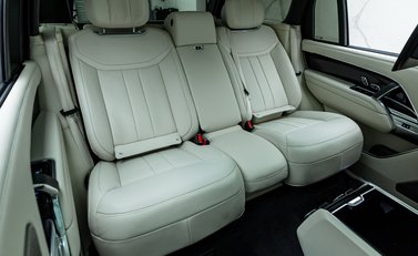 Land Rover Range Rover P460e Autobiography LWB 23