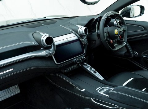 Ferrari GTC4 Lusso 14