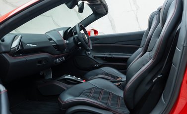 Ferrari 488 SPIDER 19