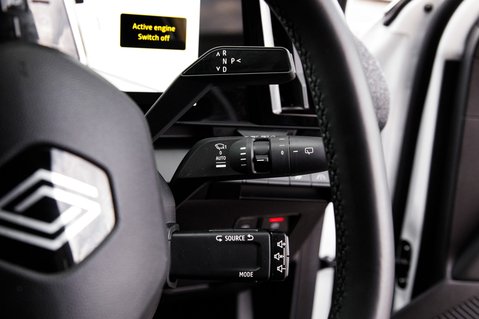 Renault Megane ICONIC 17