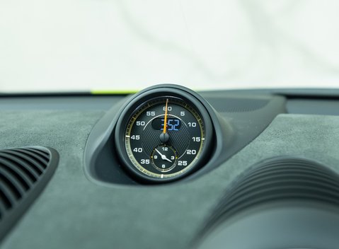 Porsche Cayman GT4 RS (718) 19