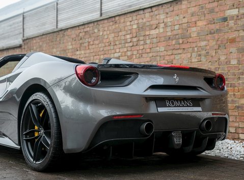 Ferrari 488 Spider 26