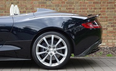 Aston Martin Vanquish Volante 11