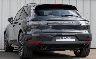 Porsche Macan S 3