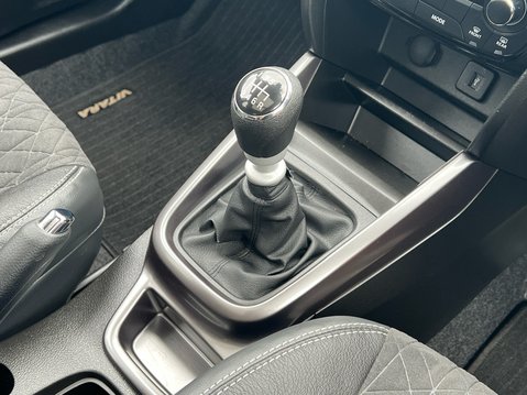 Suzuki Vitara SZ5 BOOSTERJET MHEV 27