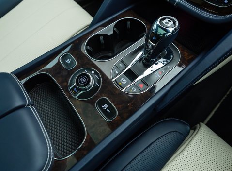 Bentley Bentayga V8 First Edition 29