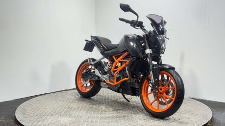 KTM 390 DUKE 2014 FULL HISTORY ONLY 5K VERY CLEAN A2 READY NAKED BIKE 390CC 3