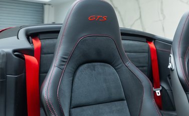 Porsche 911 Carrera GTS CABRIOLET (991.2) 18