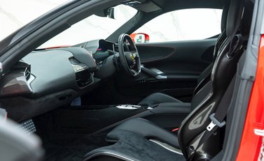 Ferrari SF90 Stradale 13