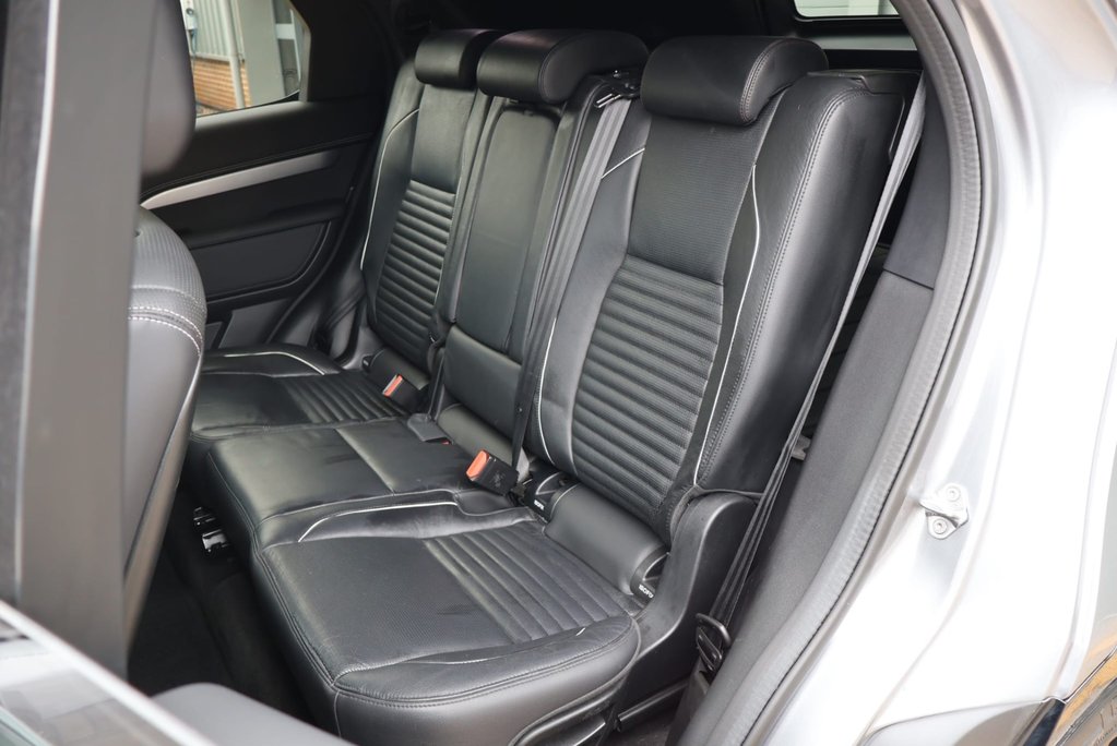 Land Rover Discovery 2023 R-DYNAMIC HSE MHEV GENUINE REAR SEAT CONVERSION URBAN 22 WHEELS  20