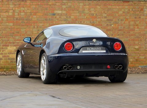 Alfa Romeo 8C Competizione 7