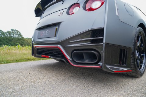 Nissan GT-R NISMO 15