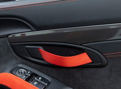 Porsche 911 GT2 RS (991) 23