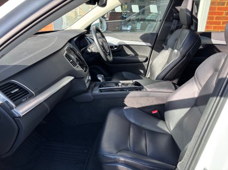 Volvo XC90 2.0 D5 Momentum SUV 5dr Diesel Geartronic 4WD Euro 6 (s/s) (225 ps) 11