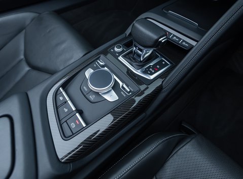 Audi R8 V10 PERFORMANCE CARBON BLACK SPYDER 25